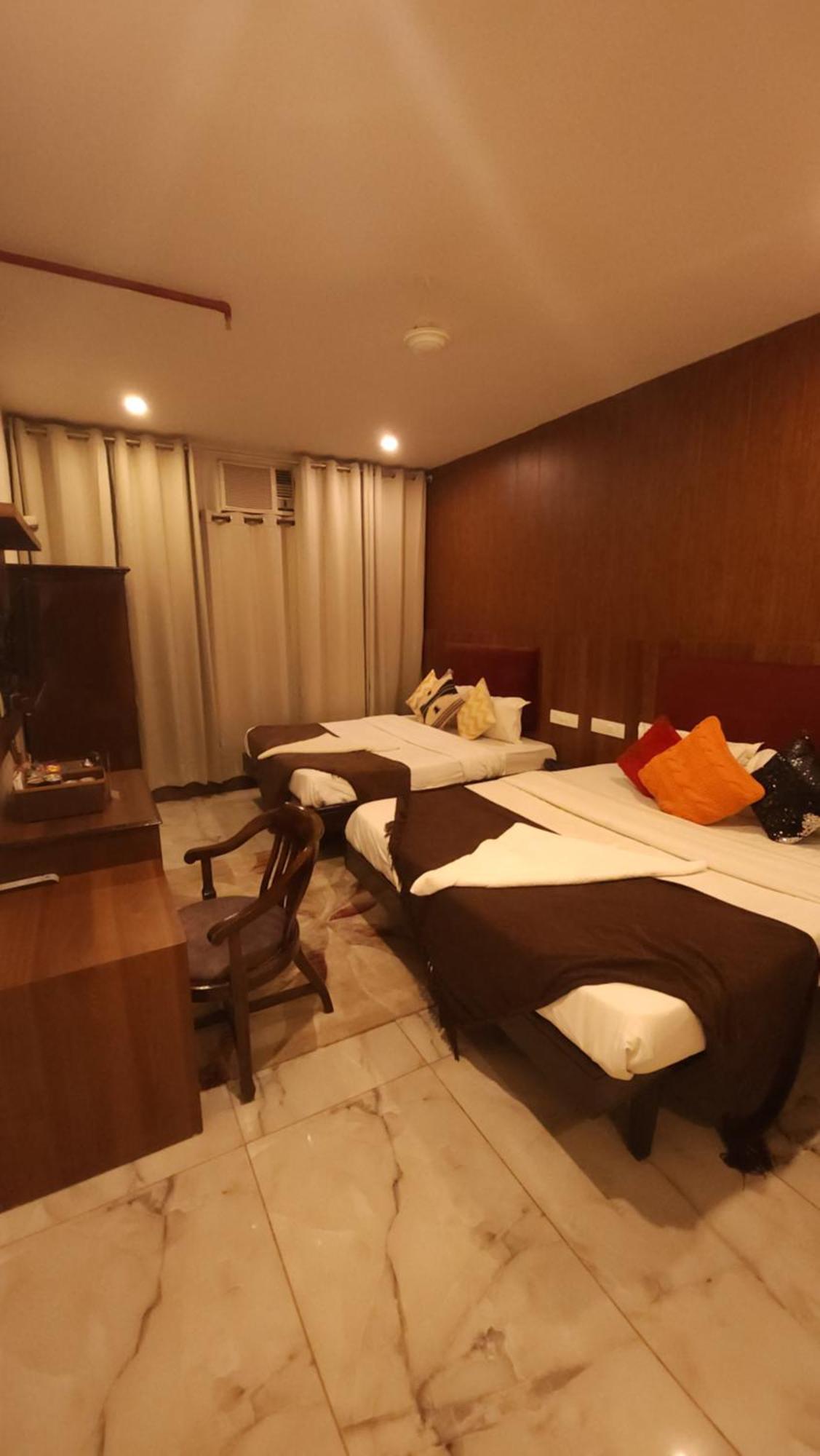 Hotel Vrs Inns Chandīgarh 外观 照片