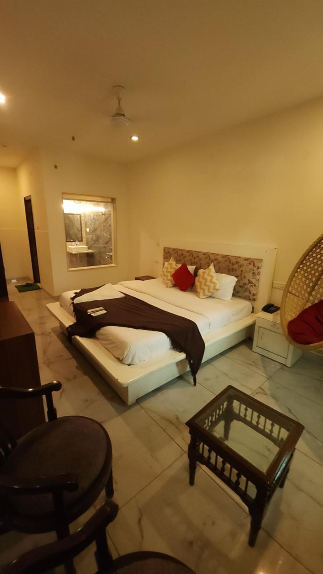 Hotel Vrs Inns Chandīgarh 外观 照片